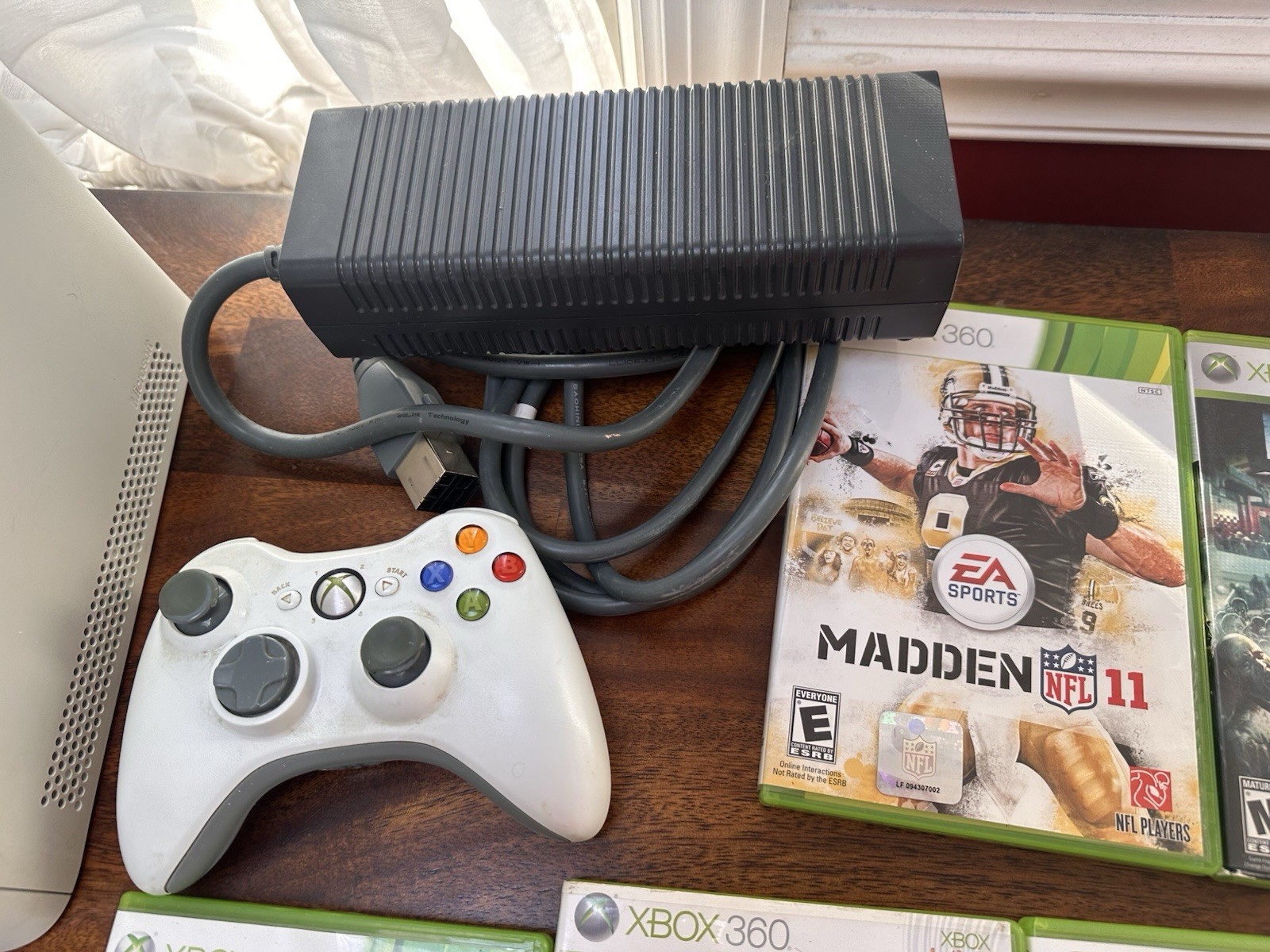 Microsoft Xbox 360 Pro Bundle 14GB Console With Controller And 7 Games