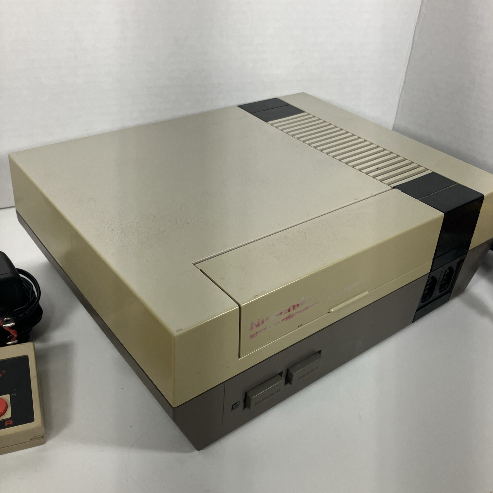 Nintendo NES Console NES-001 Controller Power Brick AV Cables