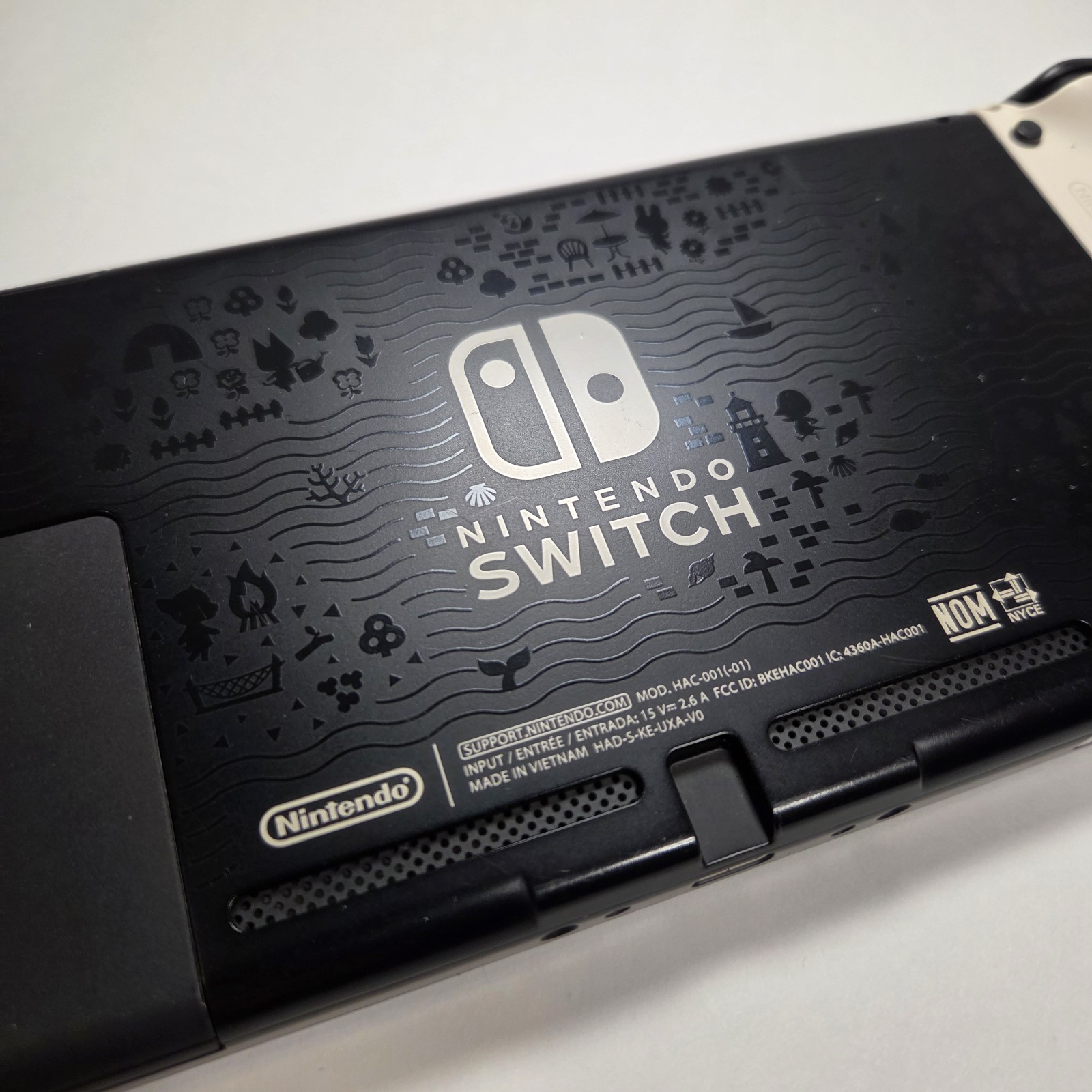 Nintendo Switch Animal Crossing Horizons Edition Console HAC-001 – Factory Reset