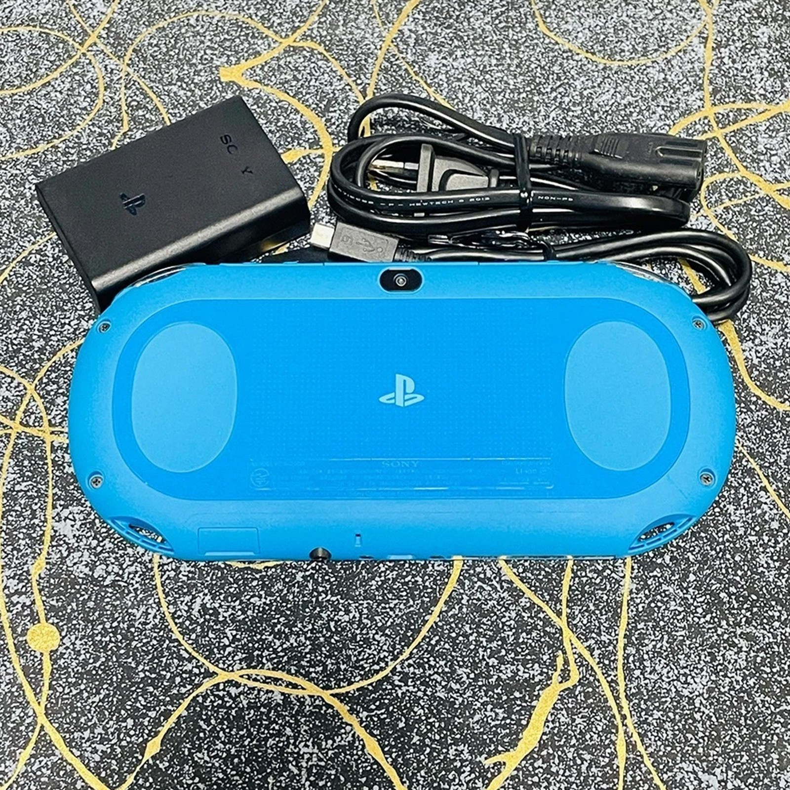 PS Vita PCH-2000 Blue Console Very Good Condition w/ Genuine Sony JP Charger