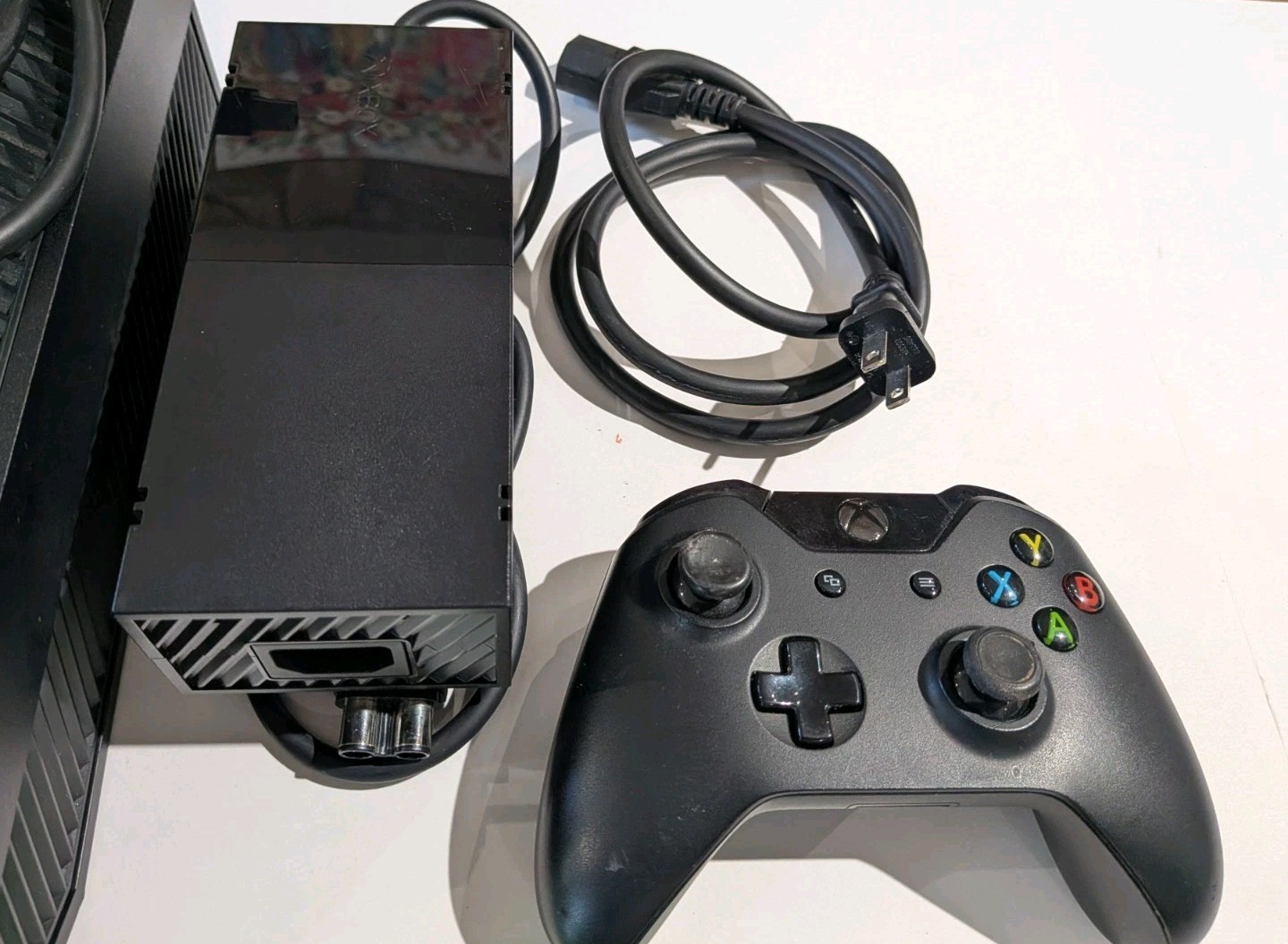 Microsoft Xbox One 500GB Console Kinect Bundle – One ControlleBlack W/ 4 Games