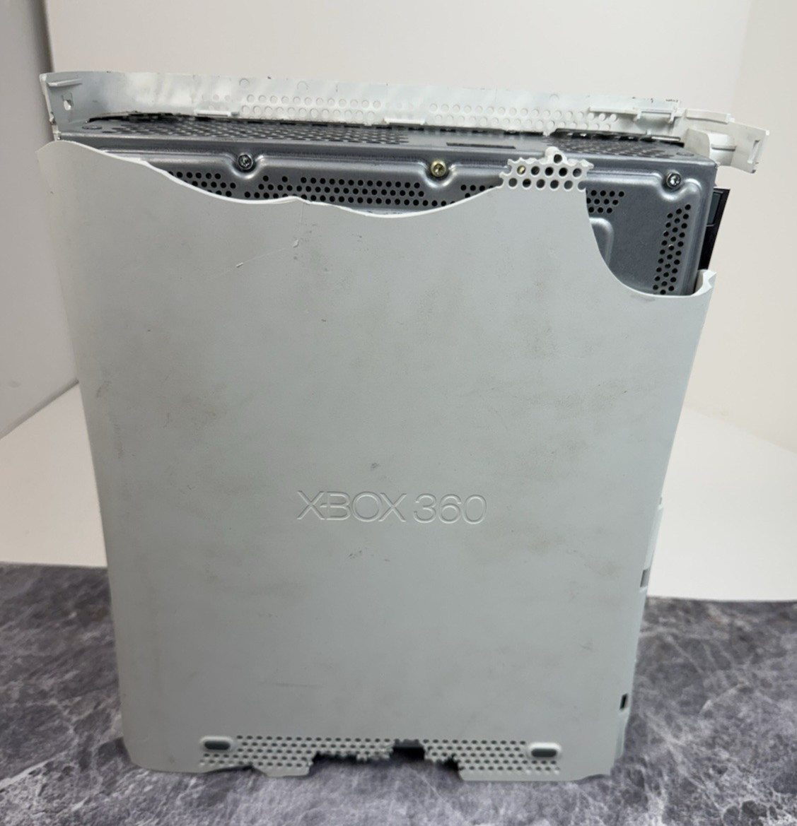 Microsoft Xbox 360 Console White w/ Power Supply FOR PARTS OR NOT WORKING