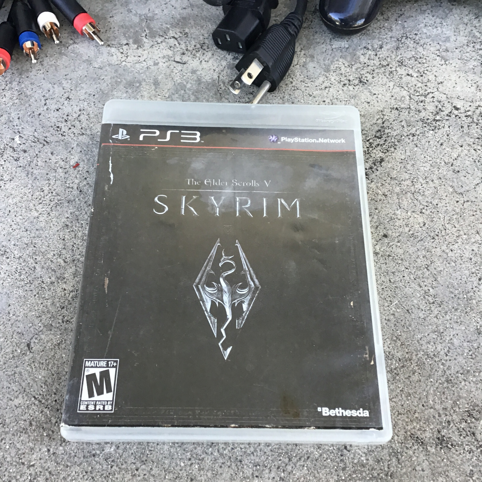 Sony PlayStation 3 80GB PS3 Console w/ Controller and Skyrim CECHK01 Tested
