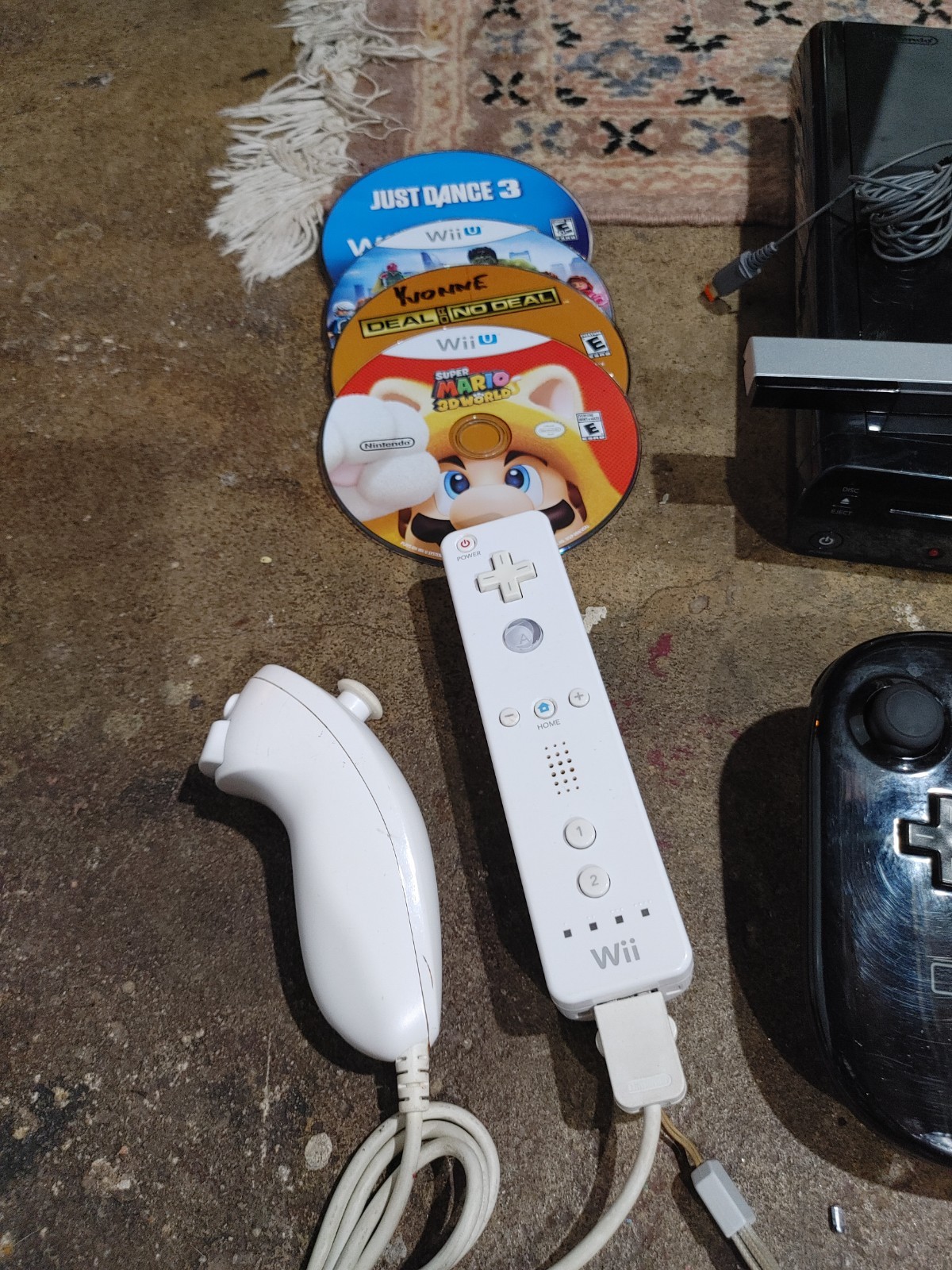 Nintendo Wii U Black Console Bundle – Tested & Working – Includes 4 Games