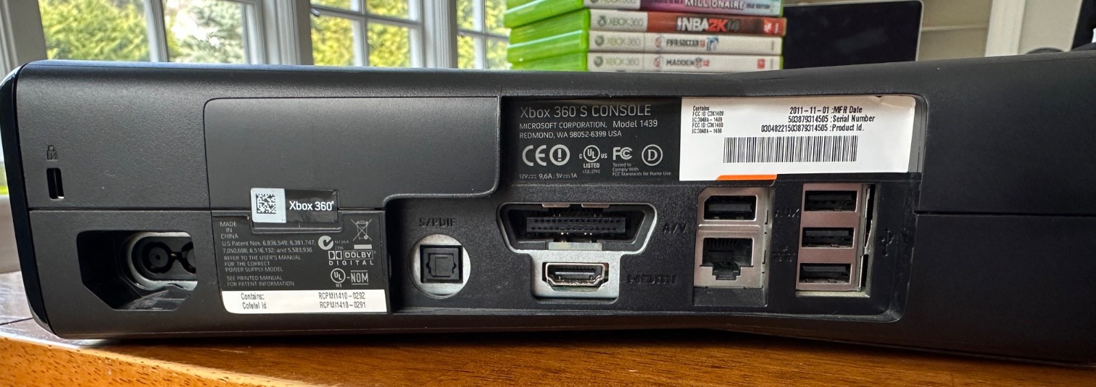 Microsoft Xbox 360 S Black Console, Kinect, Controllers, power cords, and games