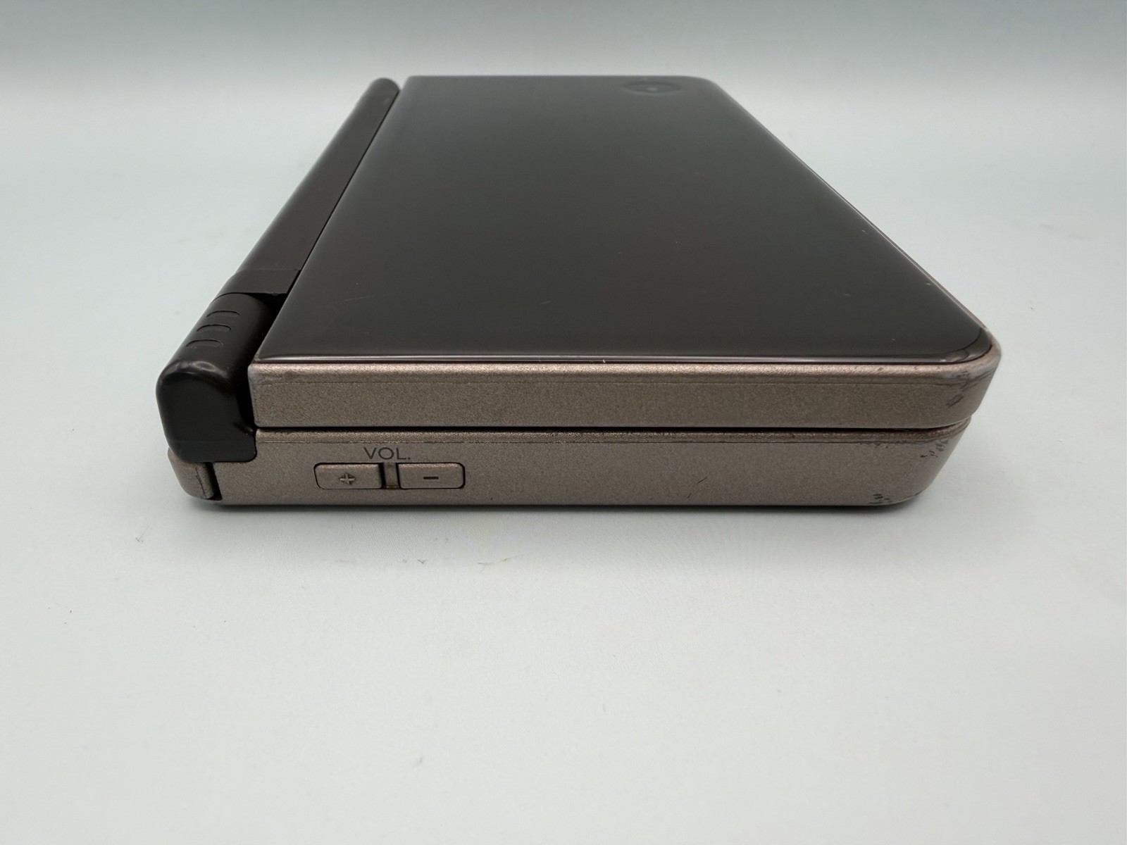 Nintendo DSi LL Handheld Console – Bronze – Clean, Tested/Working, with charger