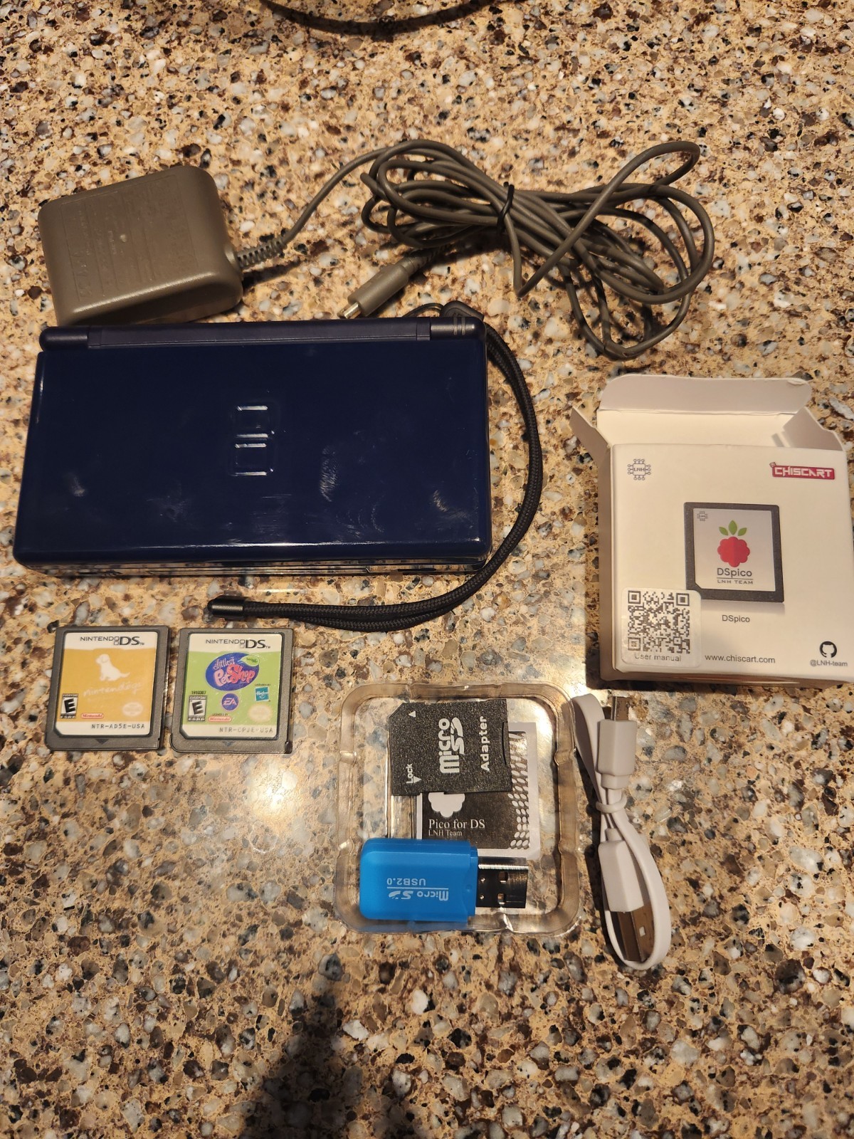 Nintendo DS Lite Blue With 2 Games And 2 SD Cards With Games