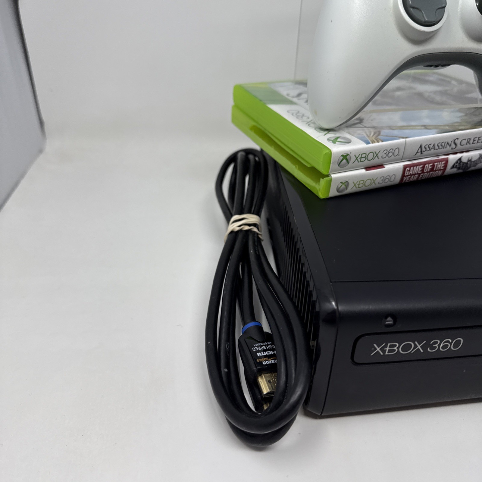 MICROSOFT XBOX 360S – 500GB – 1439 – Controller, Cables, 2 Games Tested Works