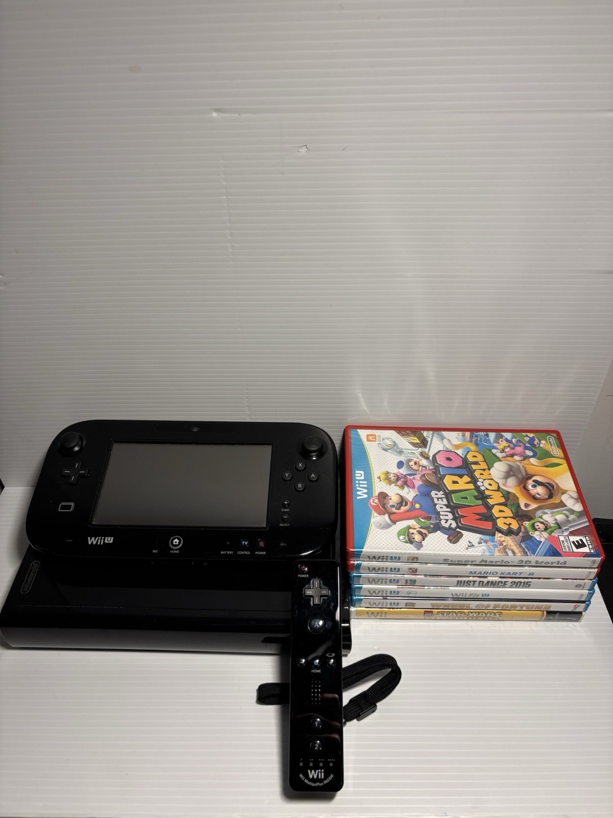 Nintendo Wii U Console Bundle Black 32GB w/ Gamepad & Cords & 6 Games Tested