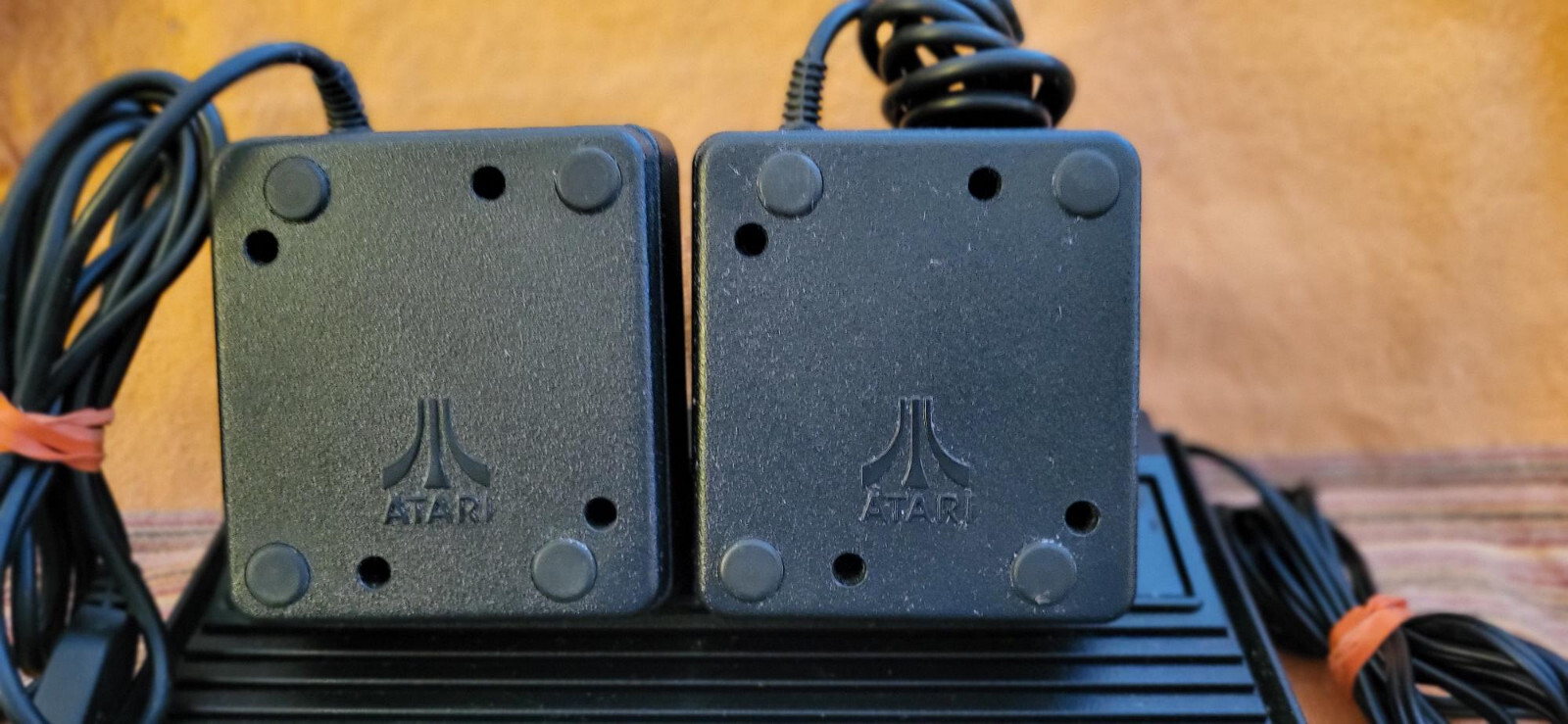 Classic Atari Flashback 2 Game Console 2 Joysticks All Cords 40 Built-In Games