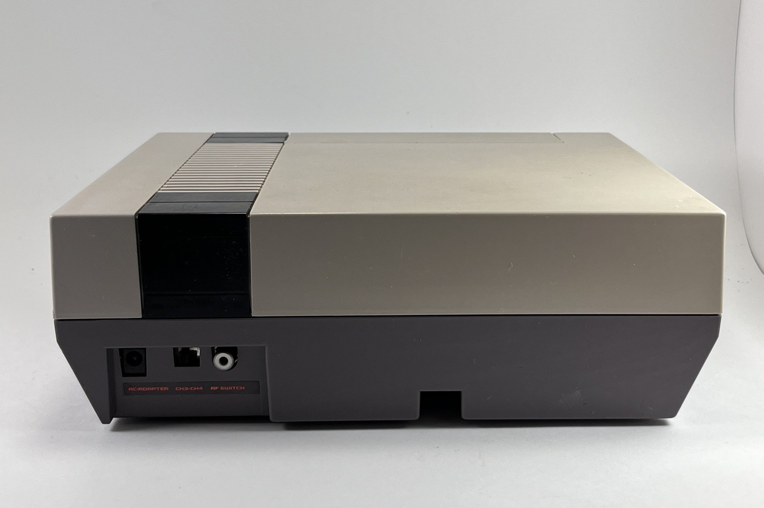 1985 Original NES Console Nintendo System NES-001, Powers On Parts Or Repair