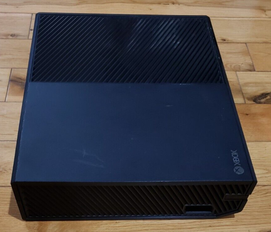 Microsoft Xbox One 1TB Console Bundle, BAD Disc Tray All Digital Works *READ PR