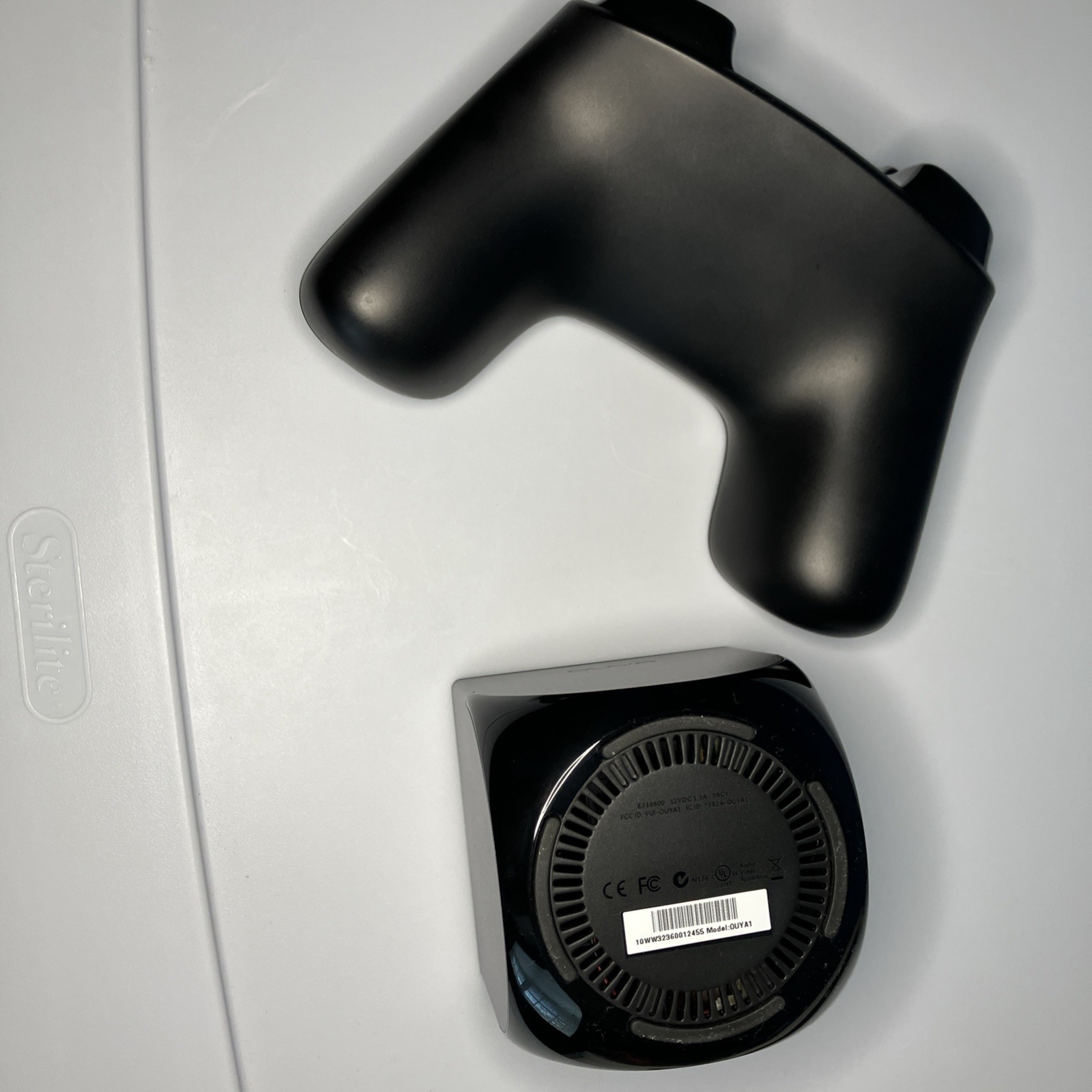 OUYA Silver Console With Controller, HDMI, & power cord In Original Box