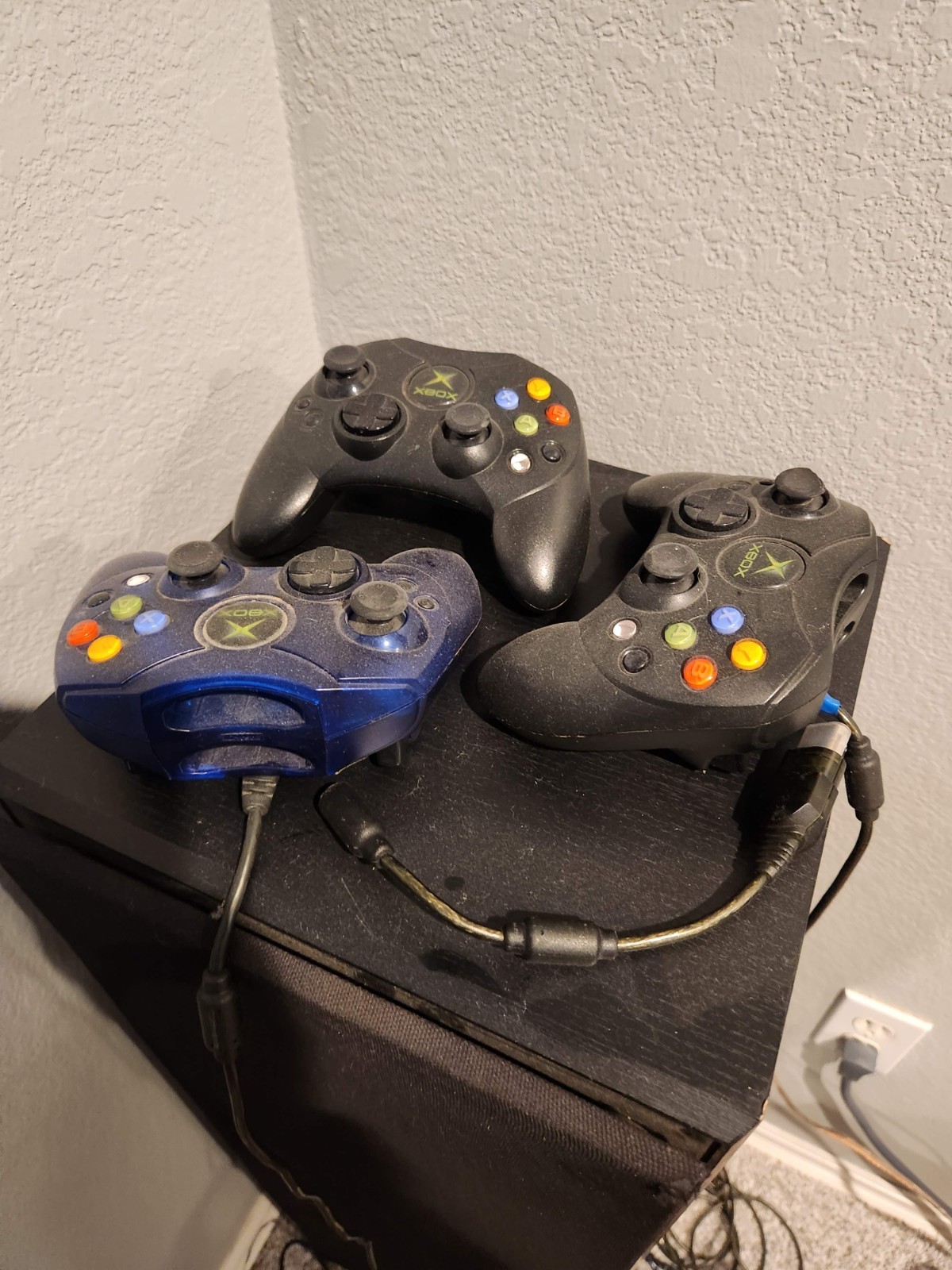 Microsoft Xbox Original Gaming Console 26 Games 3 Controllers