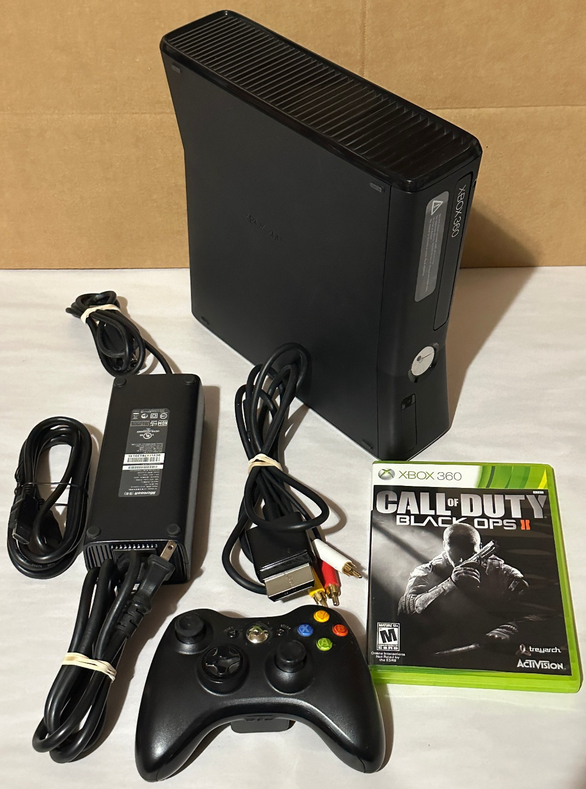 Xbox 360 Slim 250GB Console Bundle w/ Controller Cords & Game *Tested & Working*