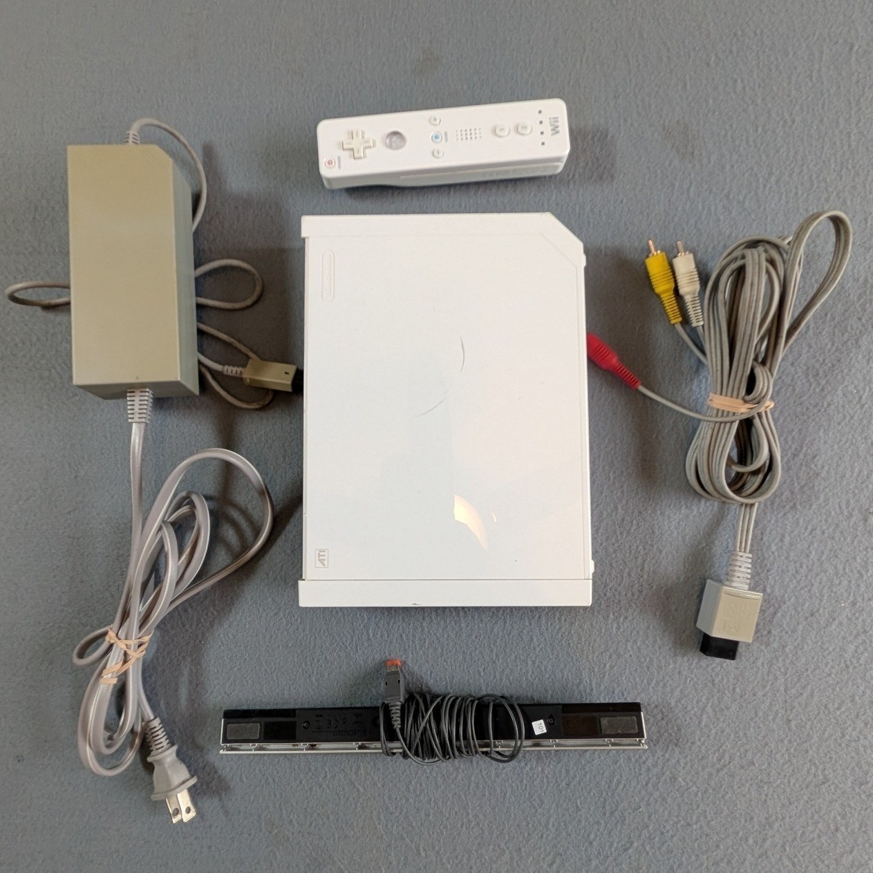 Nintendo Wii Console RVL-001 White MotionPlus Remote Cables Sensor Bar Tested