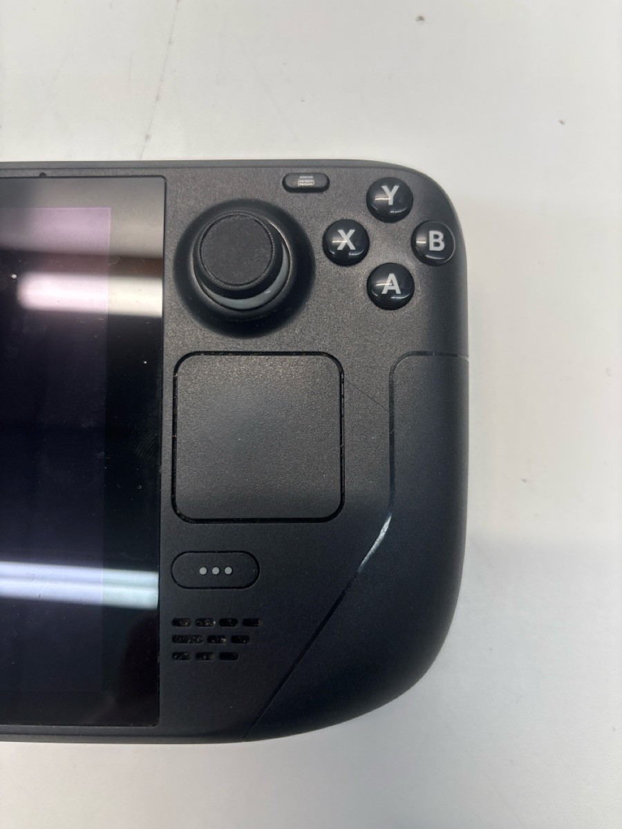 PRE-OWNED STEAM DECK CONSOLE 1010 WITH CASE AND CHARGER (P23017167)