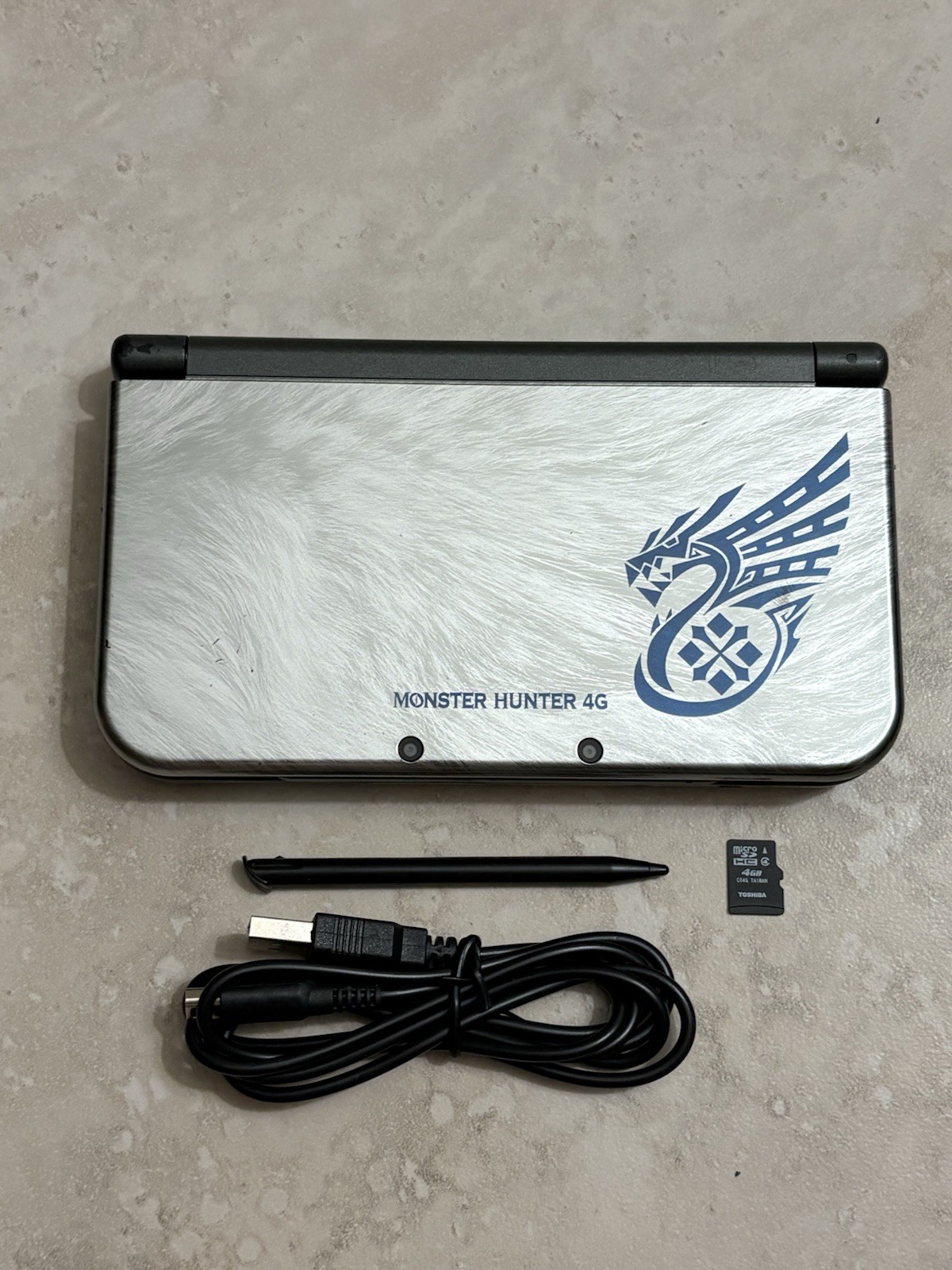 New Nintendo 3DS LL XL Monster Hunter Region Free USA Seller Top IPS Excellent