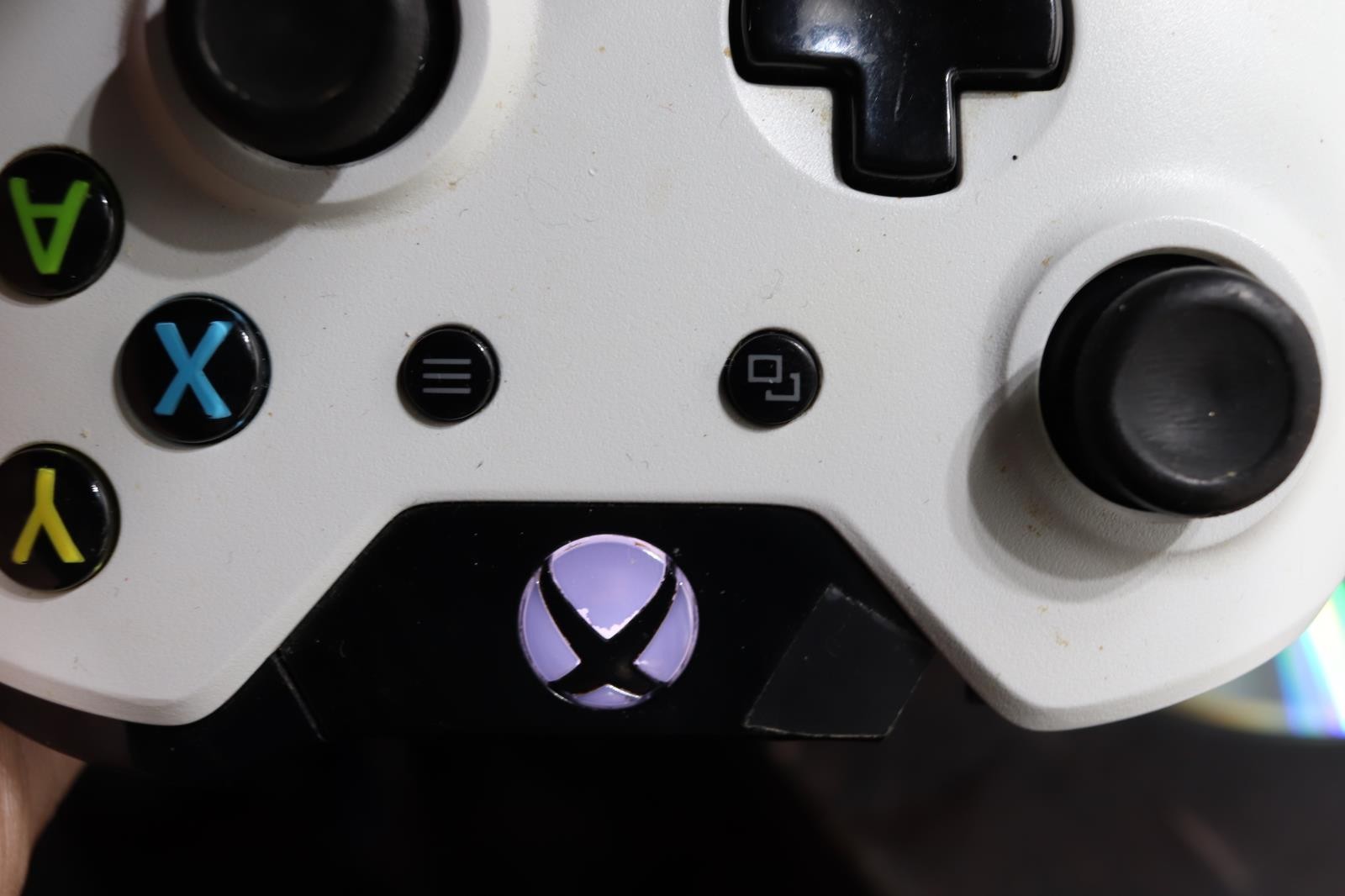 Microsoft Xbox One 1540 Gaming Console White 500GB Power HDMI Cable Controller