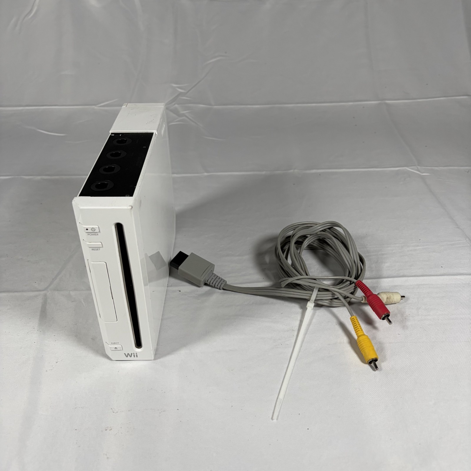 Nintendo Wii RVL-001 Home Console White Console and AV Cable ONLY No Power Cable