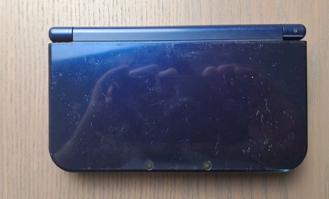 New Nintendo 3DS XL LL Metallic Blue Region Free 32GB SD CARD STYLUS