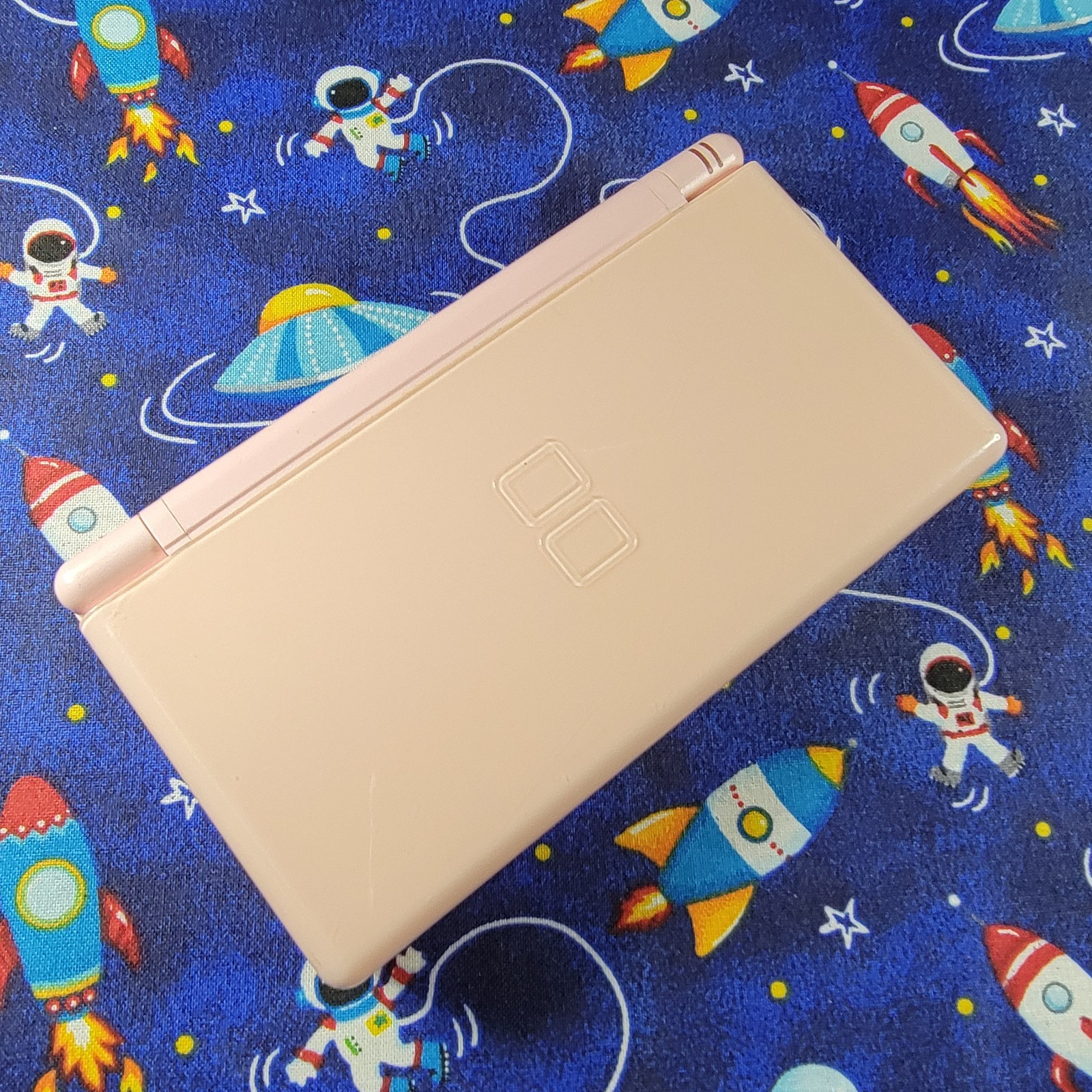 Nintendo DS Lite Handheld Console – CORAL PINK / VERY NICE- TESTED With Chargers