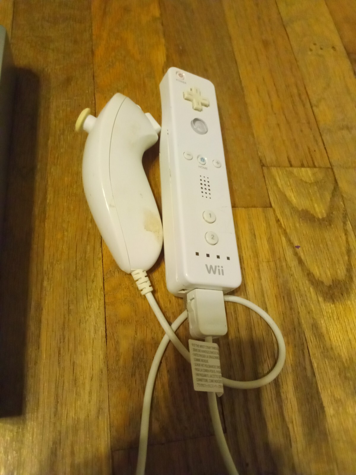 Nintendo Wii Console Bundle w/1 Remote + Chuk, White, Cords, NO ANTENNA