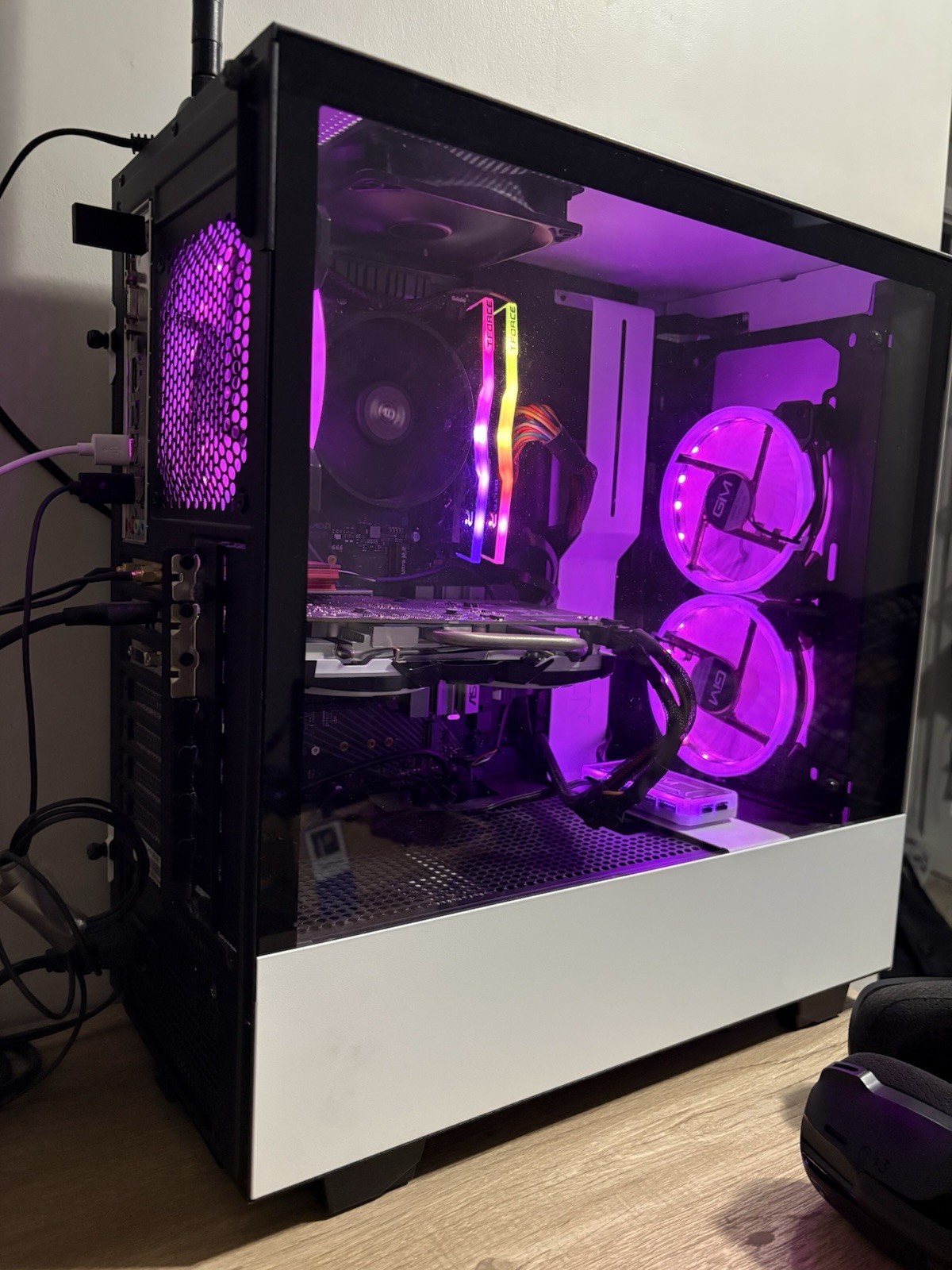 Gaming PC Can Play Any Game And Is Fully Functional And In Great Condition