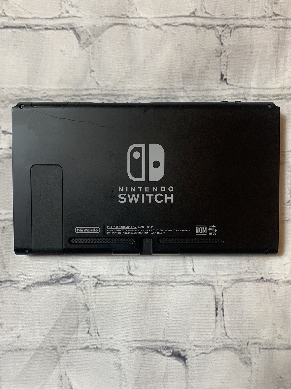 Nintendo Switch 32GB Handheld System Gray Left Joy Con Broken Controller Include