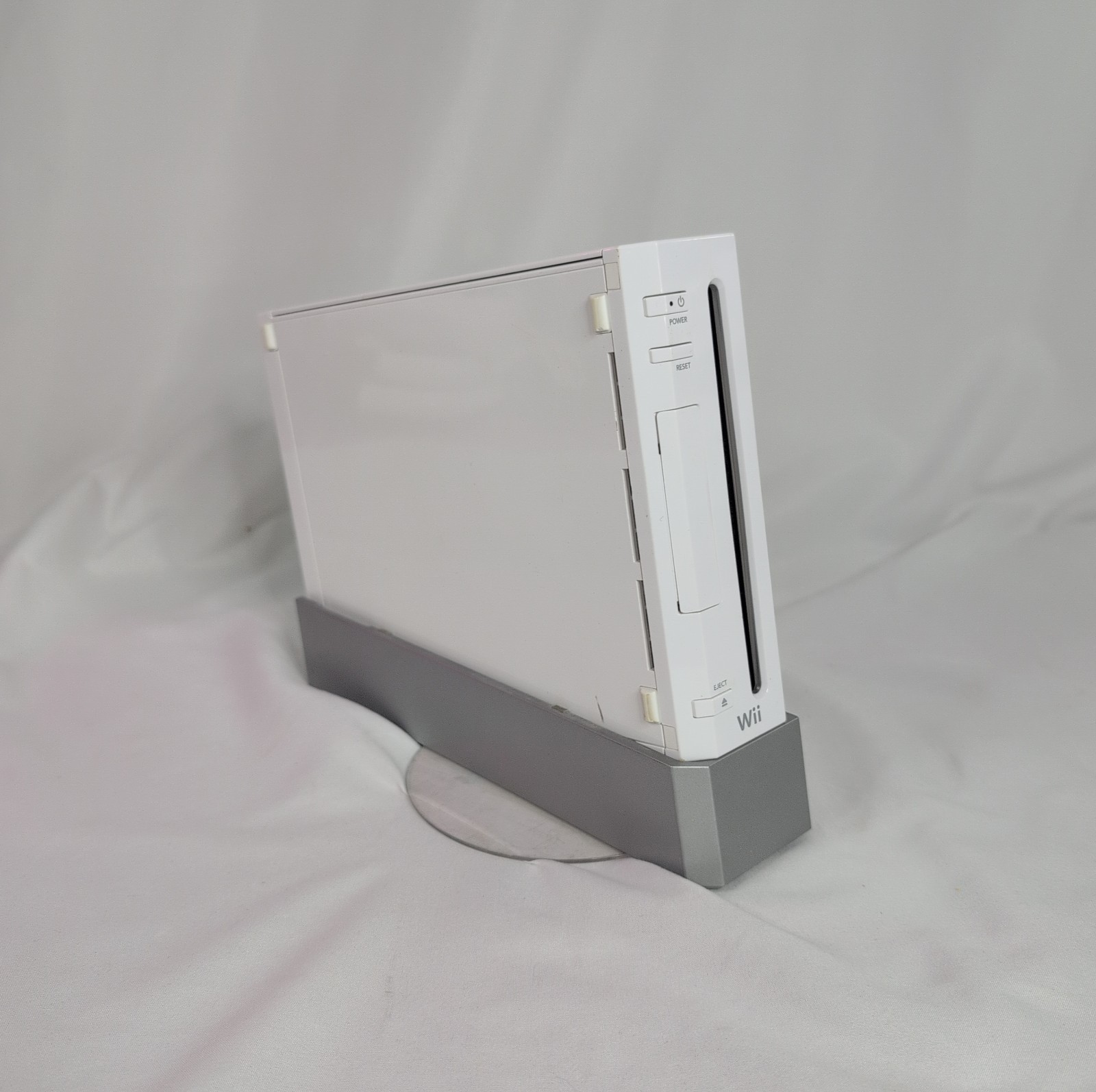 Boxed Nintendo Wii Console Bundle – 6 Games, Controller & Cords + Accessories