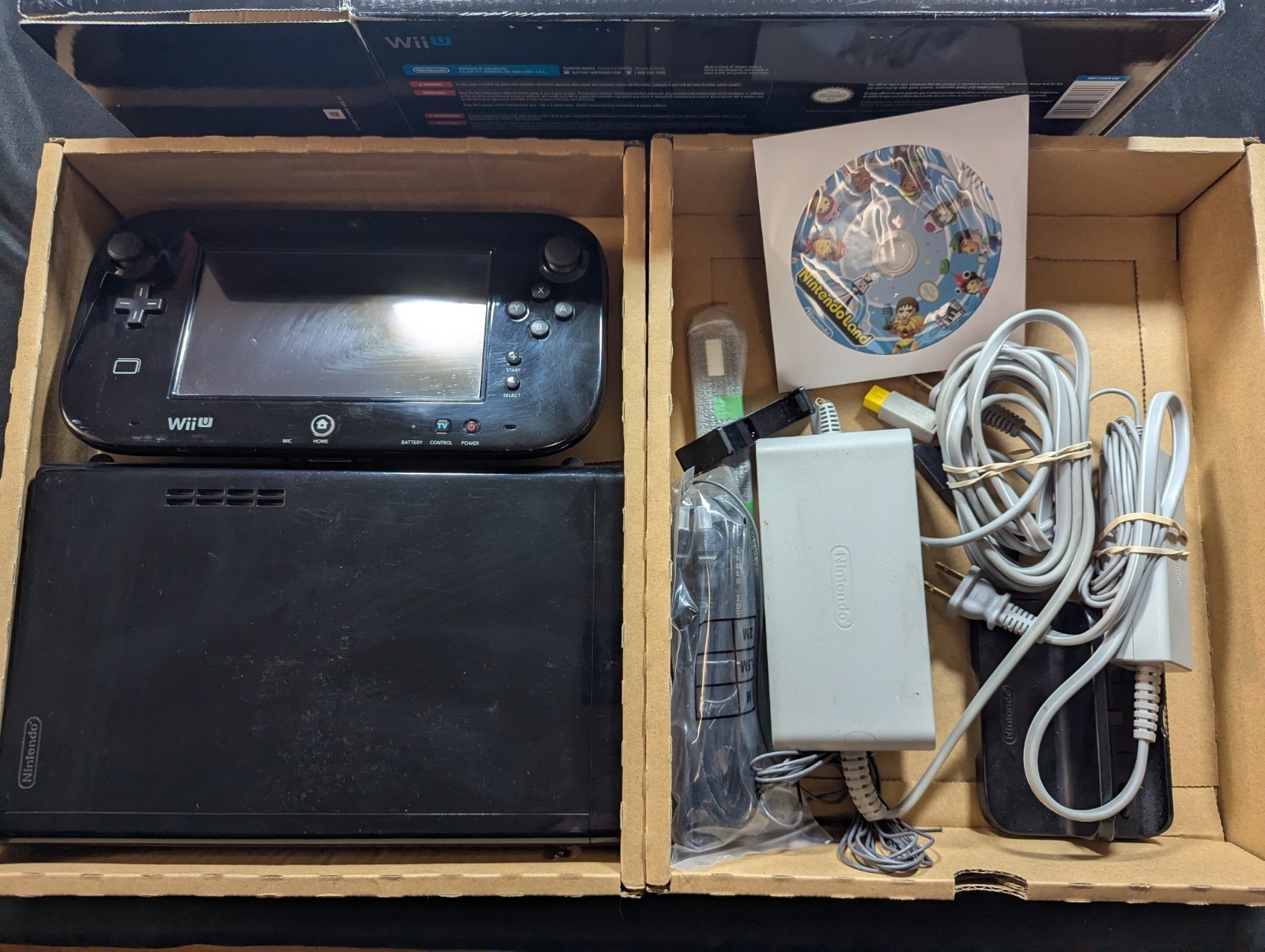 Nintendo Wii U 32GB Deluxe Set CIB Matching Serials w/ Nintendoland Disc