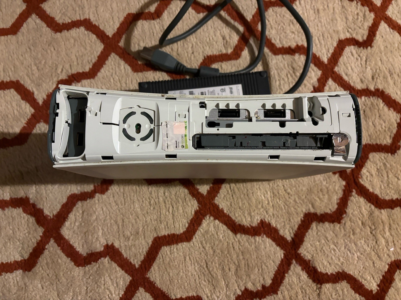 Microsoft XBOX 360 Console w/ Accessories FOR PARTS