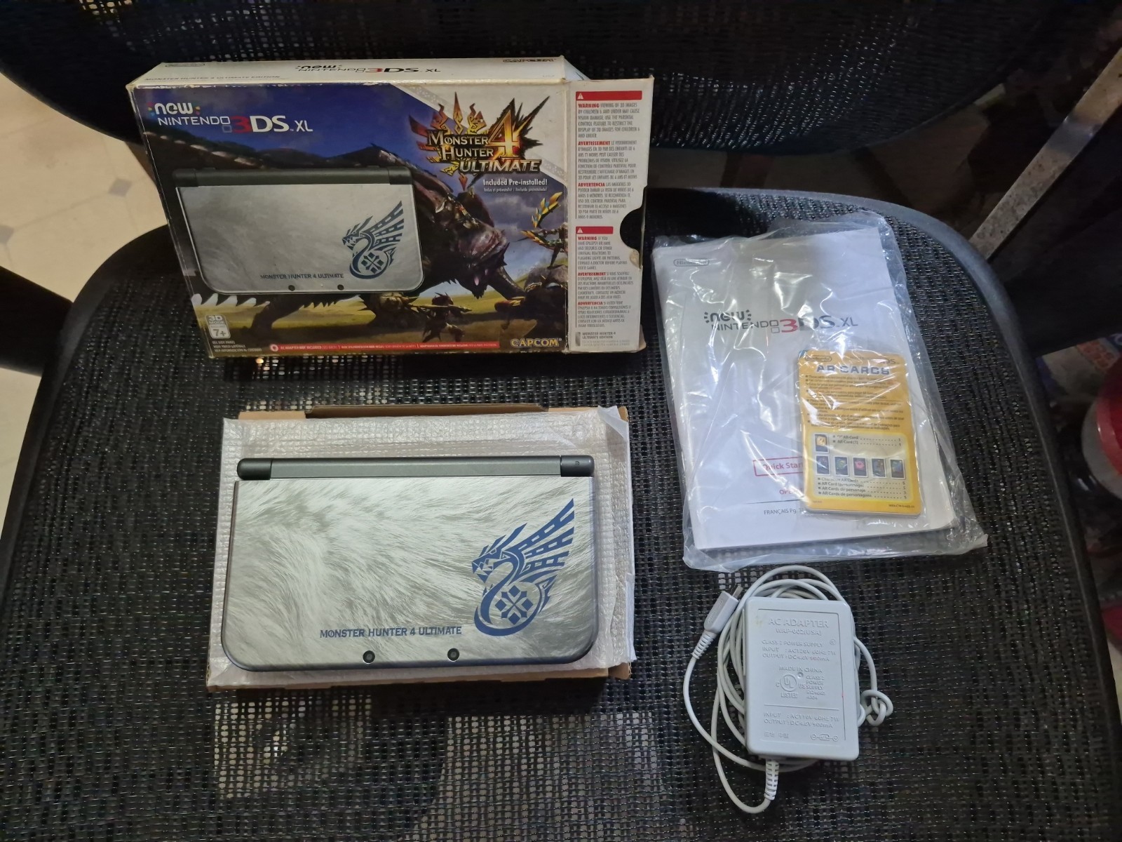 Near Mint New 3DS XL Monster Hunter Ultimate Edition Top Screen IPS! CIB