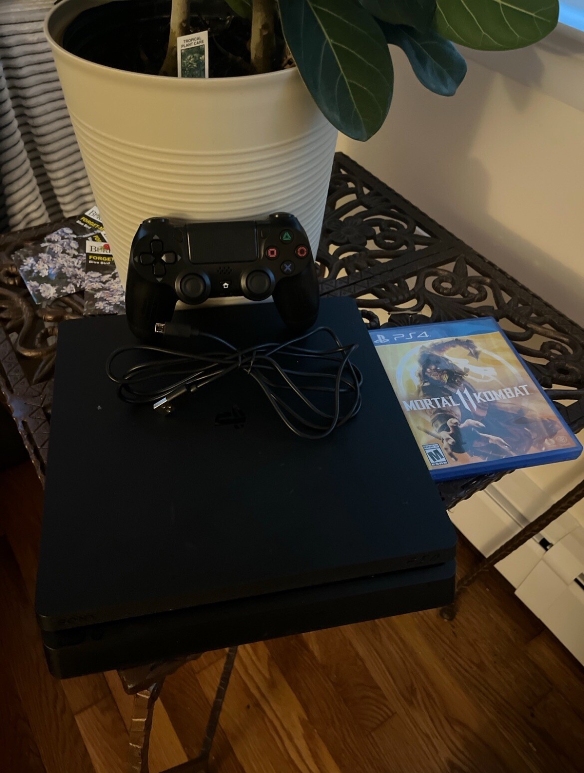 PS4 Slim 2016 w/MortalKombat 11