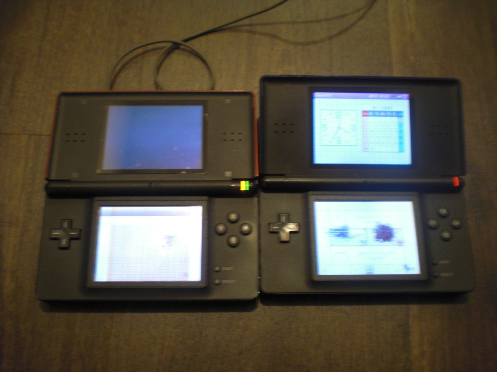 BROKEN Nintendo DS Lite Red Blue Console System Plays DS GBA READ SCREEN DAMAGE
