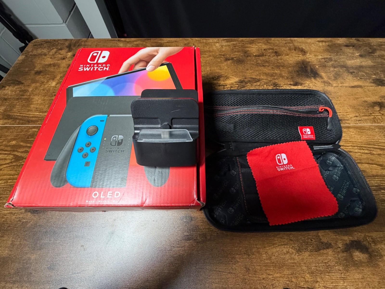 Flawless Nintendo Switch OLED Console Complete In Box CIB Excellent Condition
