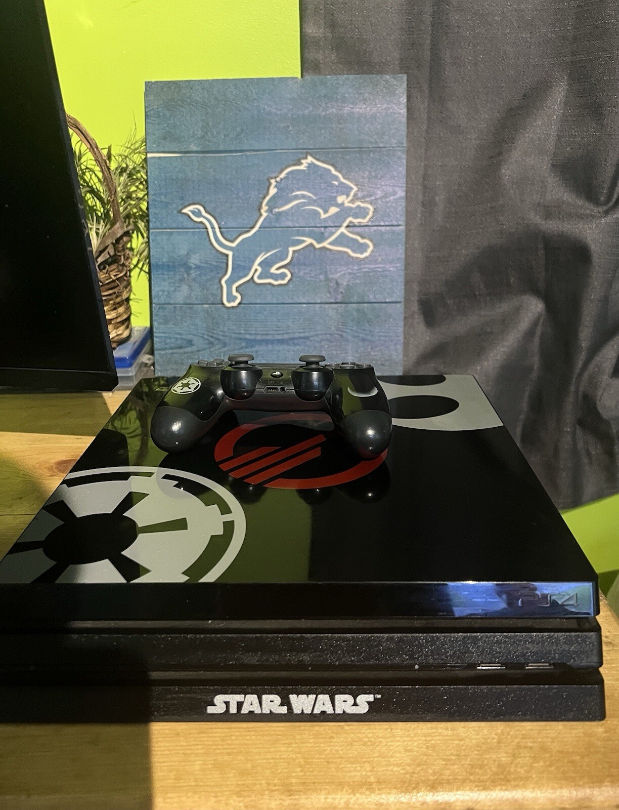 Sony PlayStation 4 Pro Star Wars Battlefront II Console – Jet Black
