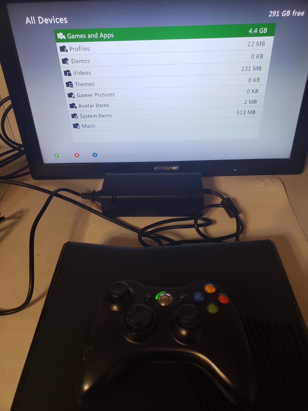Microsoft Xbox 360 S Console 1439 320GB – Bundle: Controller, Cords, HDMI, Games