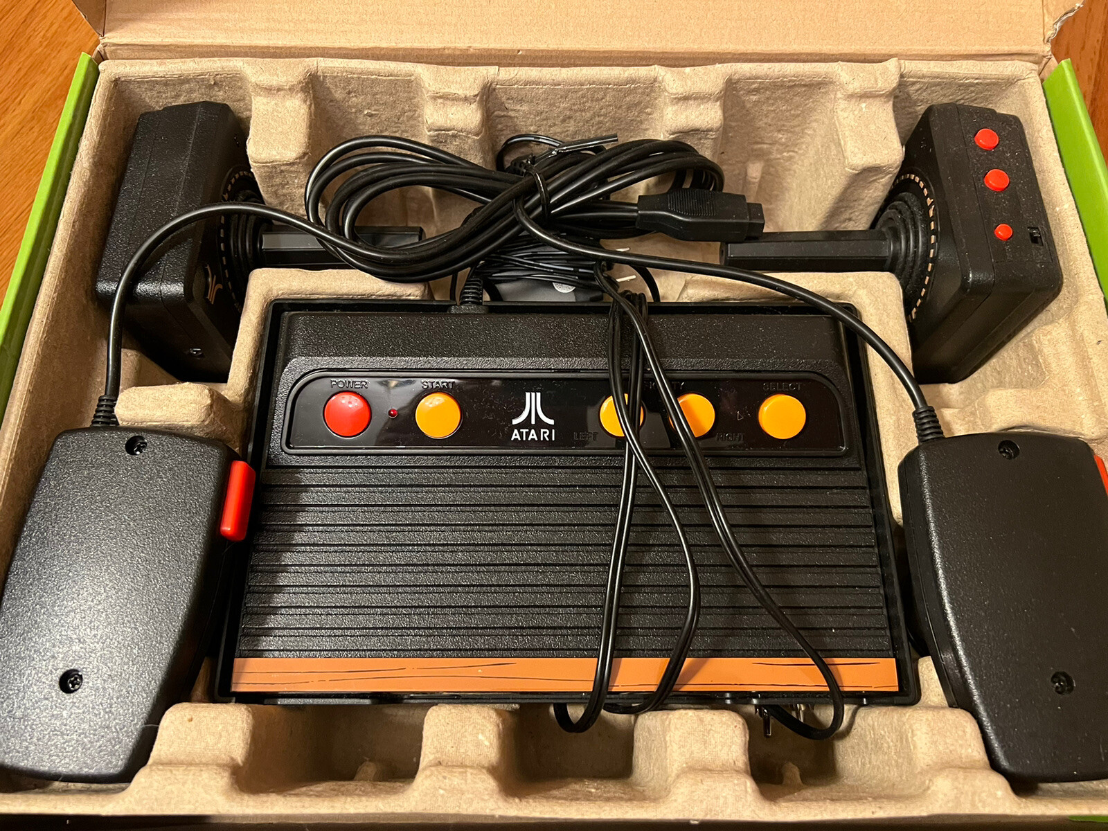 Atari Flashback 7 Deluxe Special Edition 101 Games Open Box