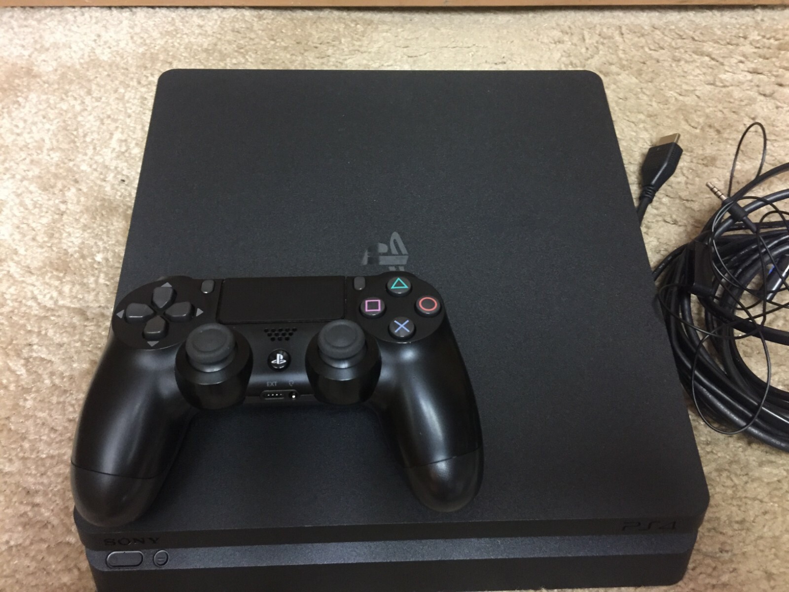 Sony PlayStation 4 (PS4) 1TB Slim Console CUH-2215B Controller Few Months Old!