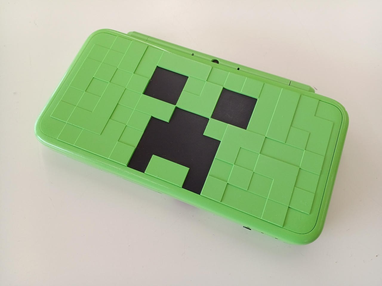 Nintendo New 2DS XL LL Minecraft Creeper Edition JAN-001 Console A2374
