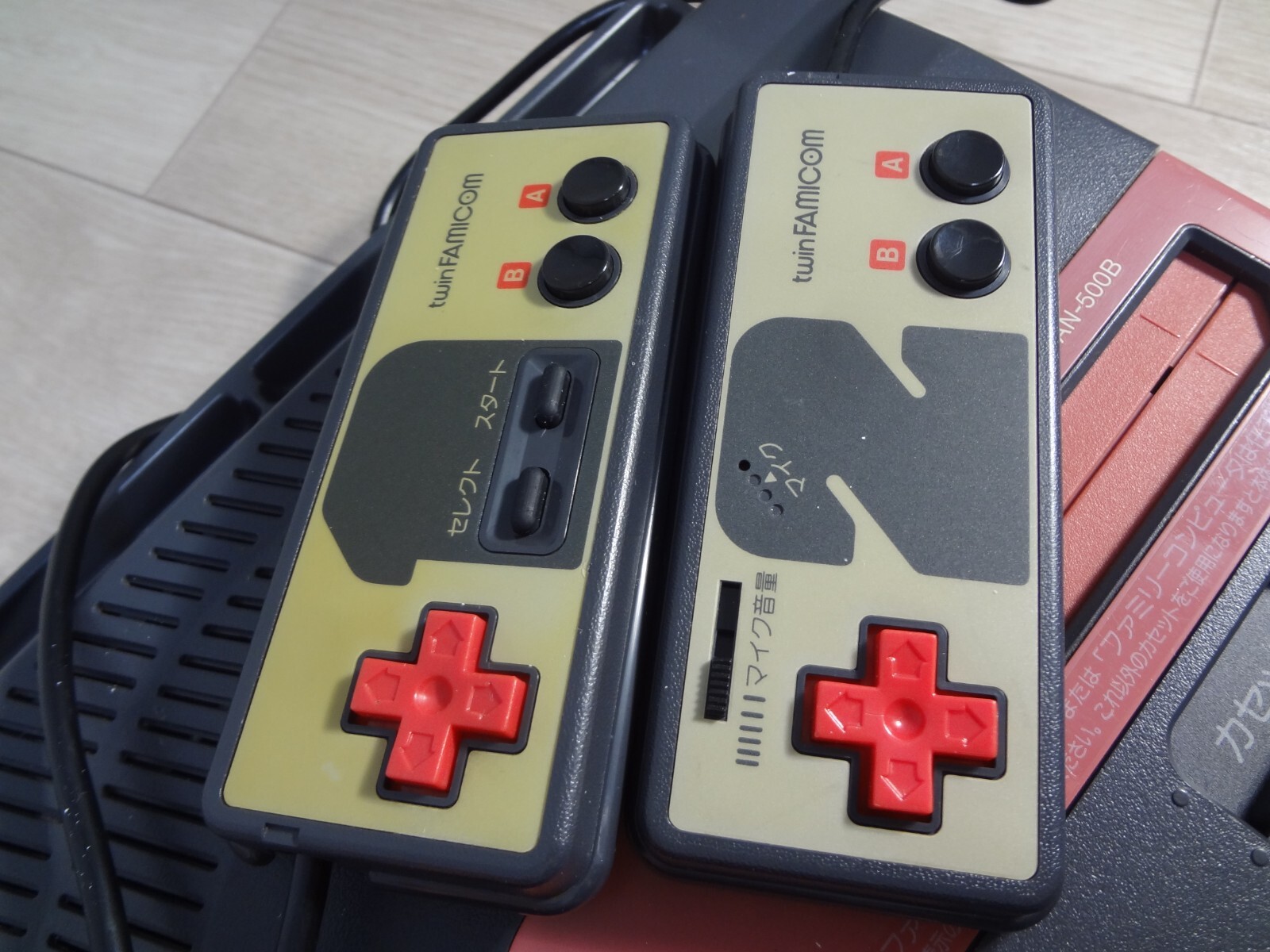 SHARP Twin Famicom AN-500B NES console – famicom is fine. disk system is Beltcut