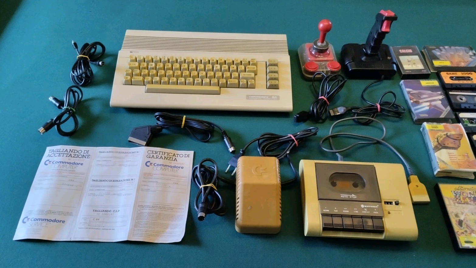 CCOMMODORE 64C PC + Games + 2 Joysticks + Cassette Data Unit, All Working