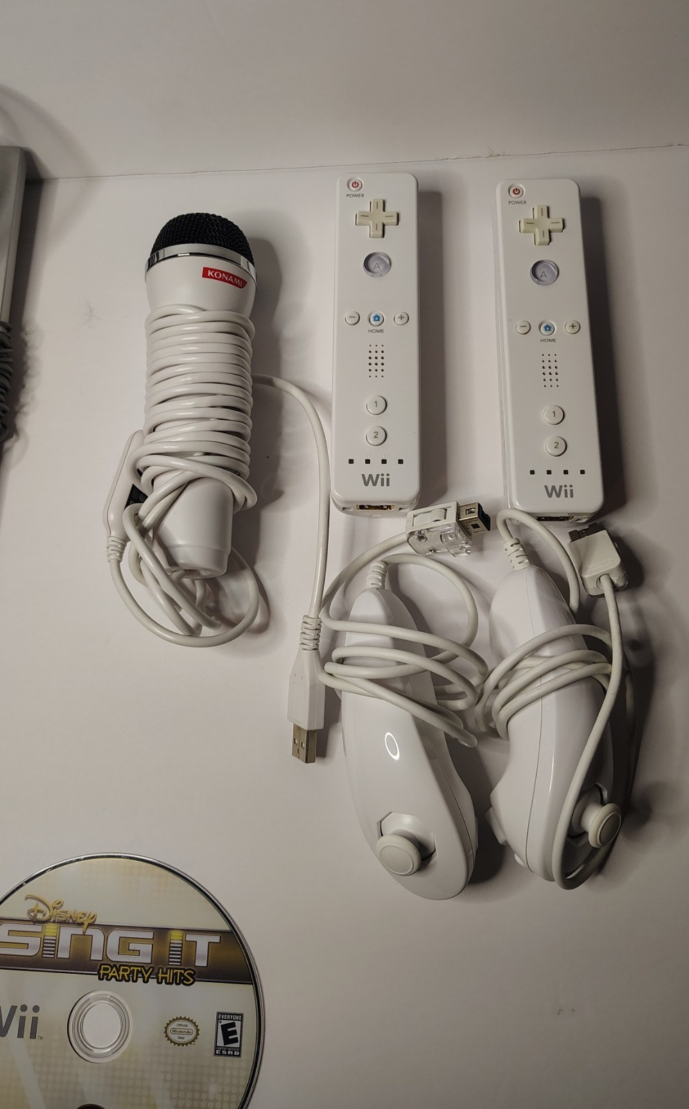 Nintendo Wii Bundle Everything TESTED and Working Multiple Controllers Included