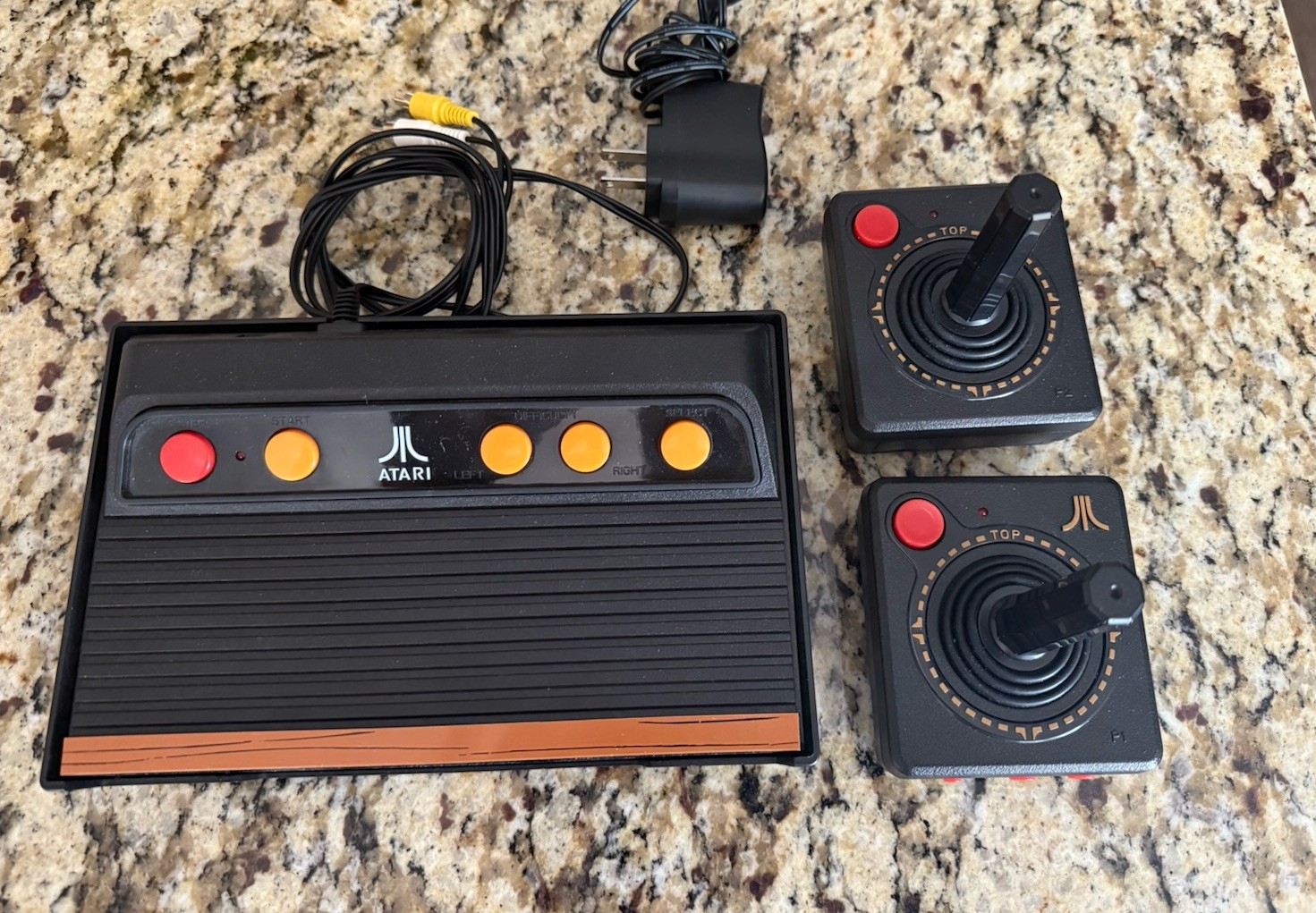 Vintage Atari Flashback 6 Classic Game Console Model No. AR2680 100 Games Tested