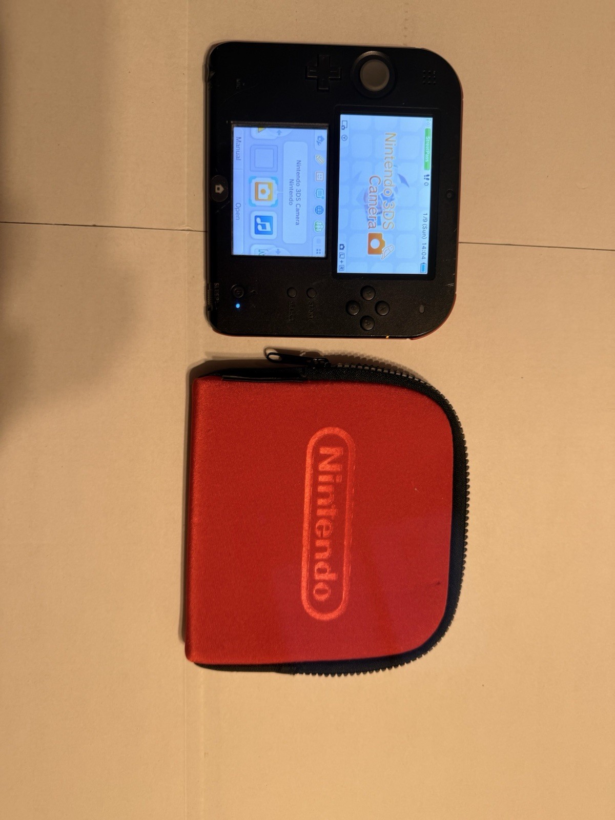 Nintendo 2DS Black/Red Handheld Console 4GB PAL w/ Red Zipper Case no stylus or