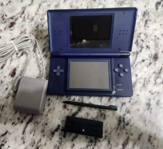 Nintendo DS Lite Handheld Console – Enamel Navy