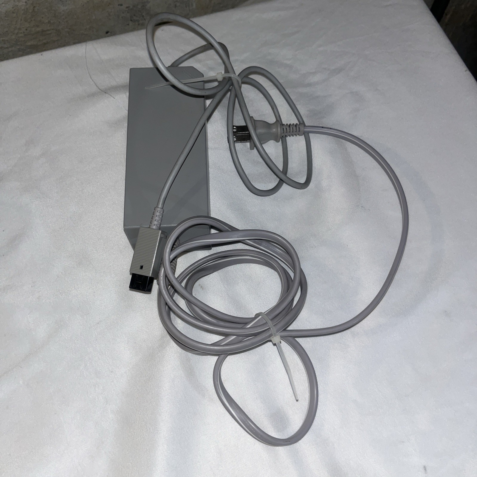 Black Wii Console Bundle: Wii Remote Nunchuck All Cords Mario Kart Donkey Kong