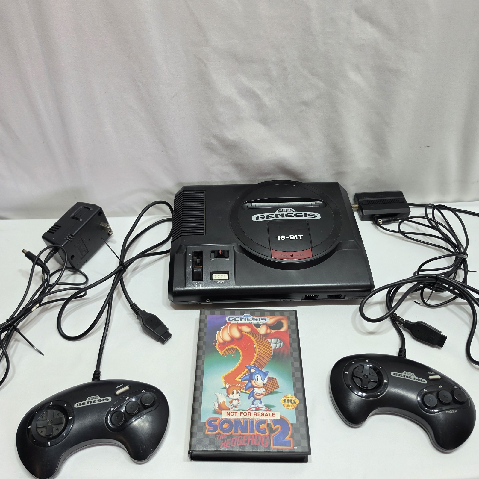 Sega Genesis Model 1 MK-1601 Console W/ 2 Controllers – Sonic 2 & Auto RF Switch