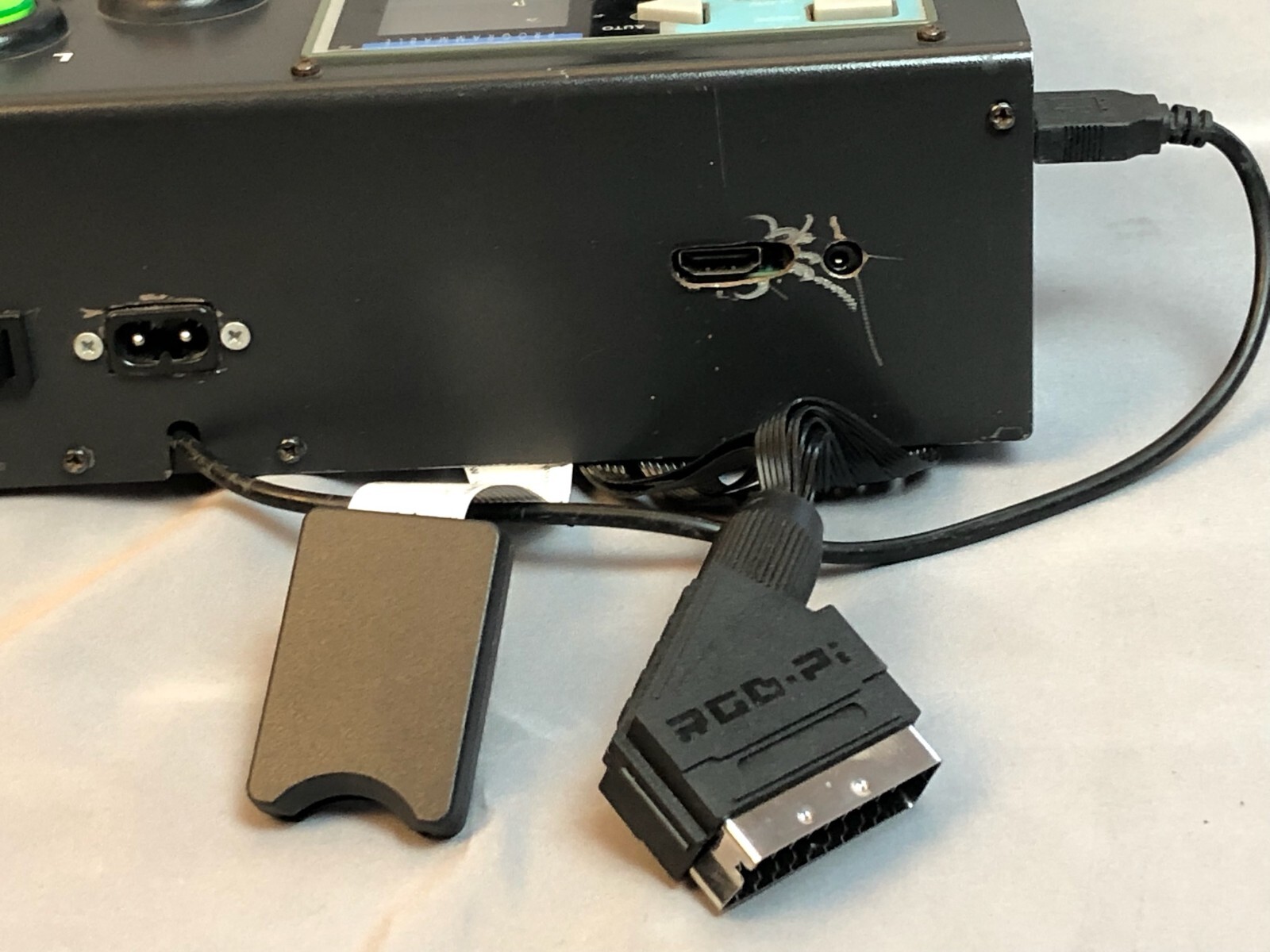 Joystick Arcade, Raspberry Pi 3B+ (plus), RGB-Pi SCART RGB, Micro SD 64GB, PSU